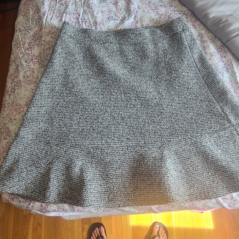 Loft boucle skirt Size small